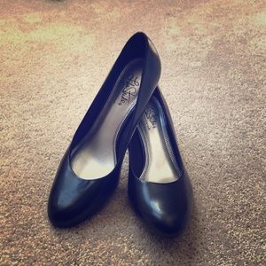 Black high heels 👠